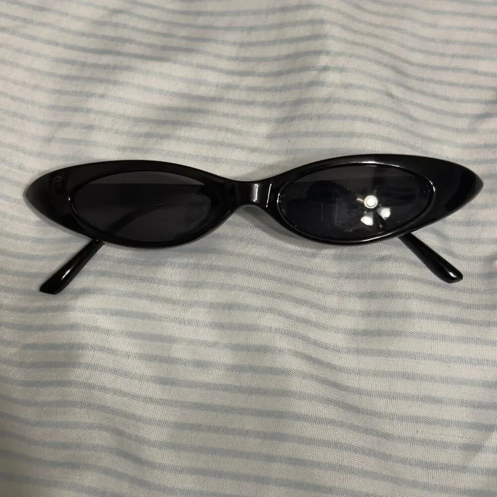 Black cat eye sunglasses #catseye #sunglasses